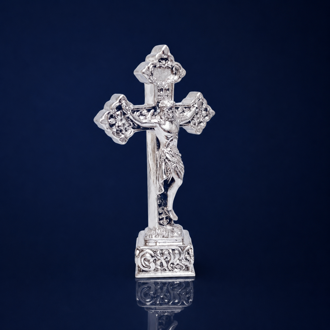 Premium 999 Silver Plated Crucifix Cross Figurine – Intricate Jesus Christ Altar Decor